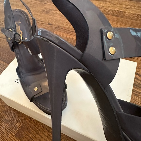Yves Saint Laurent gray strappy platforms heels. Size 37.5. - Picture 4 of 12